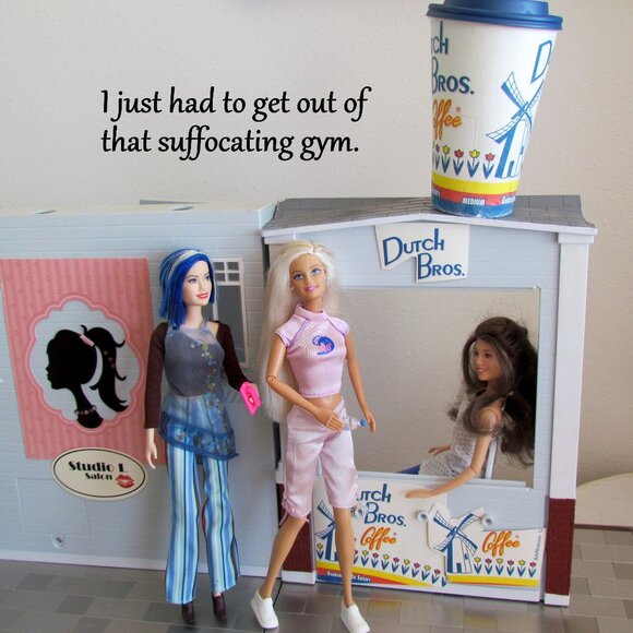 BARBIE + DOG, A WIN-WIN STORY, SEE ALL THE PHOTOS.  ARTICULATED DOLL w CLOTHES - Picture 4 of 10